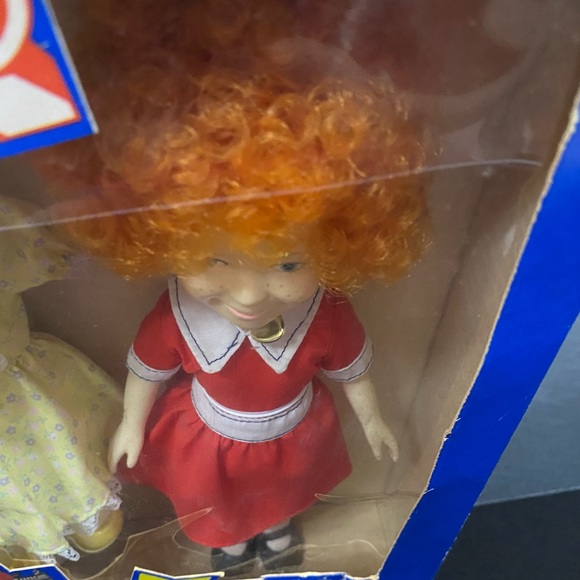 80s Musical Annie 1982 Vintage Knickerbocker Doll - Picture 5 of 7